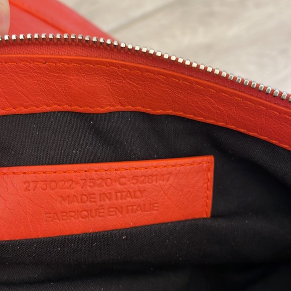 BALENCIAGA CLUTCH NEW WITH TAGS - Picture 5 of 6